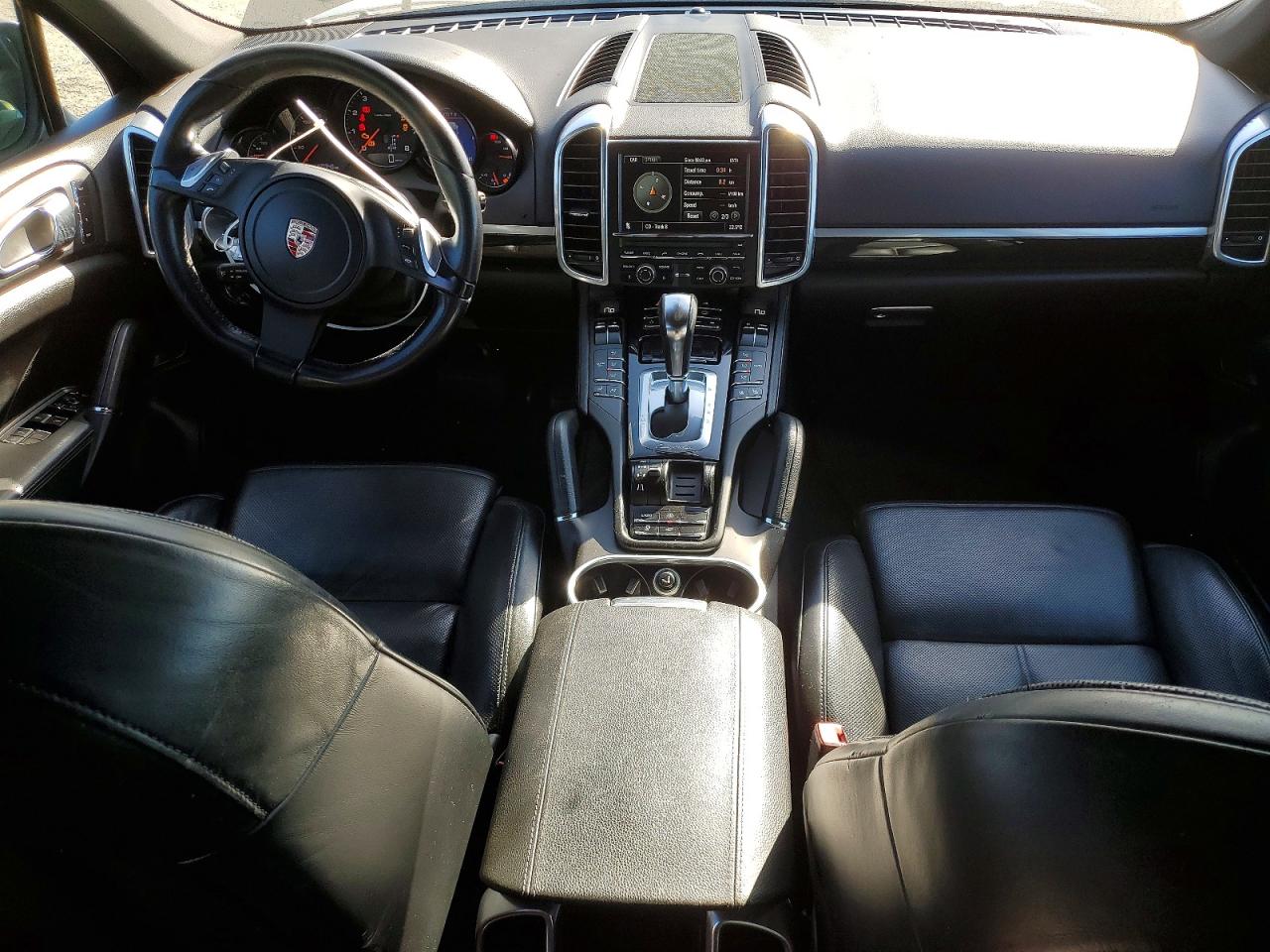 PORSCHE CAYENNE 2011 — 9