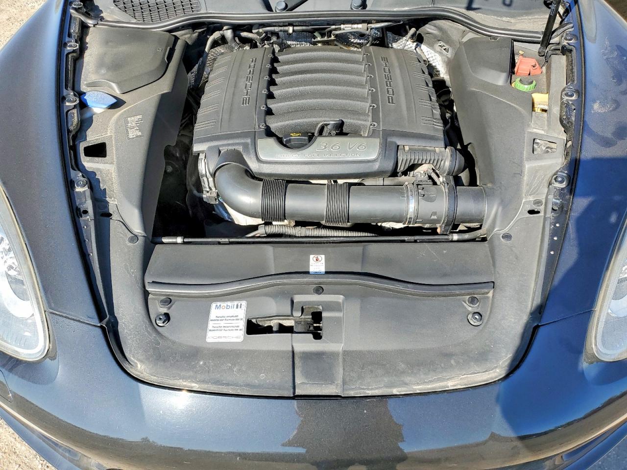 PORSCHE CAYENNE 2011 — 13