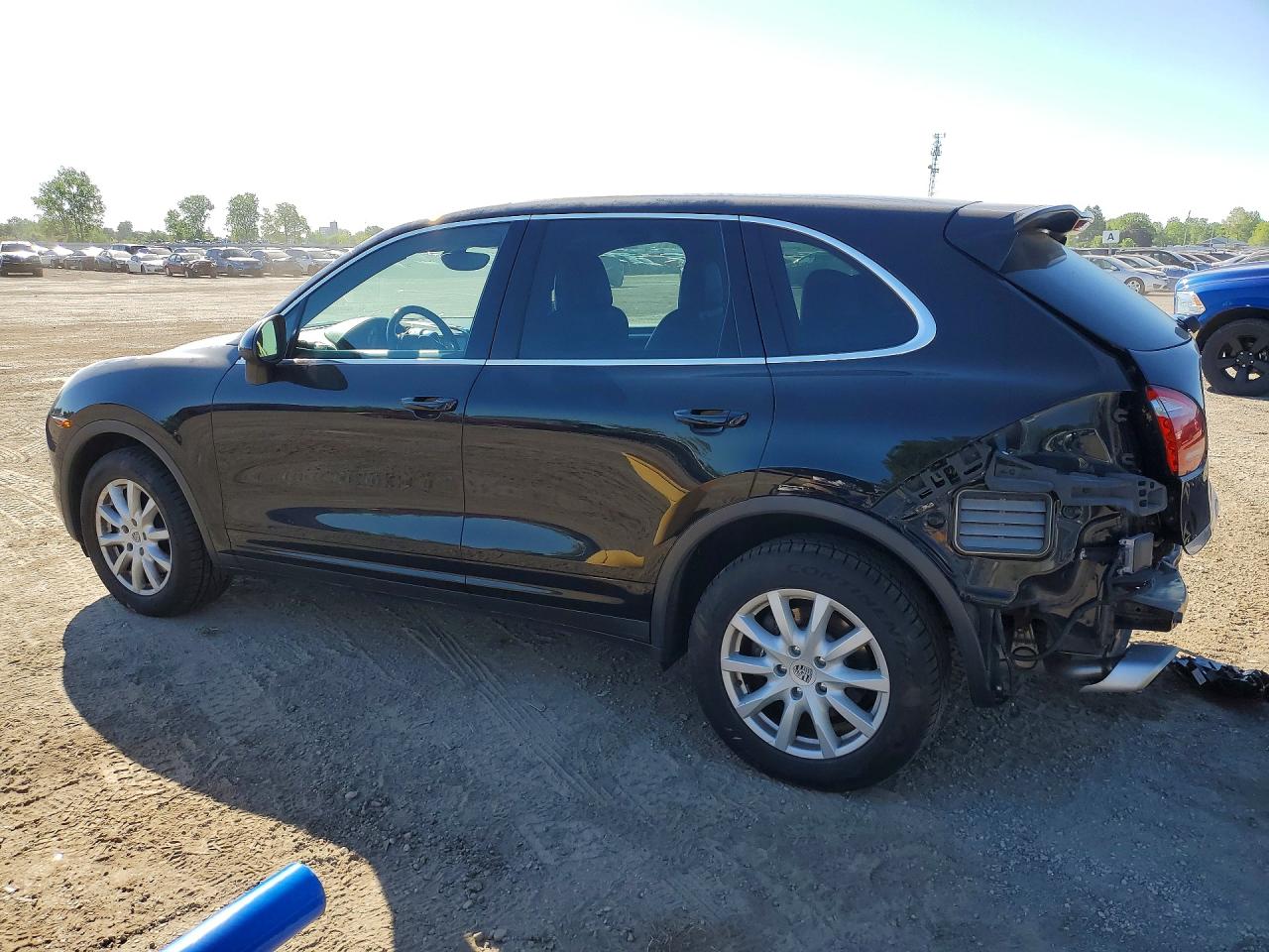 PORSCHE CAYENNE 2011 — 3