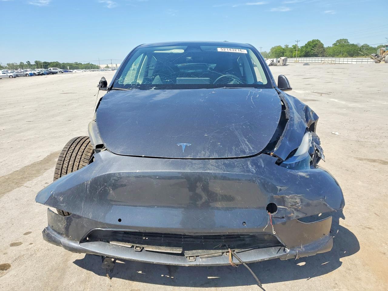 TESLA MODEL Y 2022 — 6