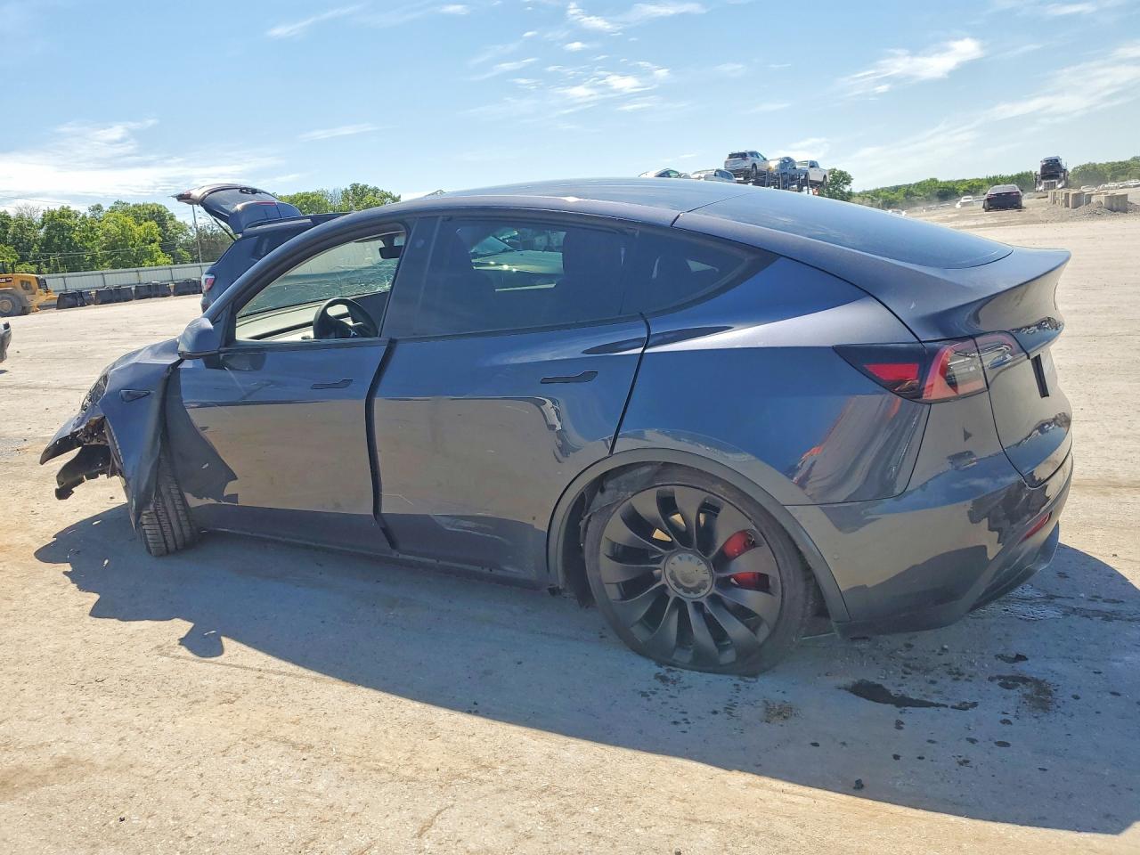 TESLA MODEL Y 2022 — 3