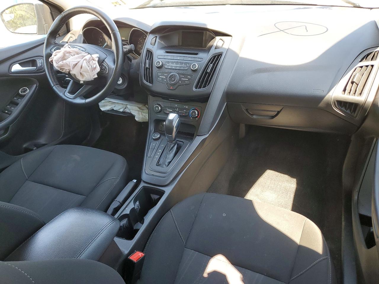 FORD FOCUS 2015 — 9