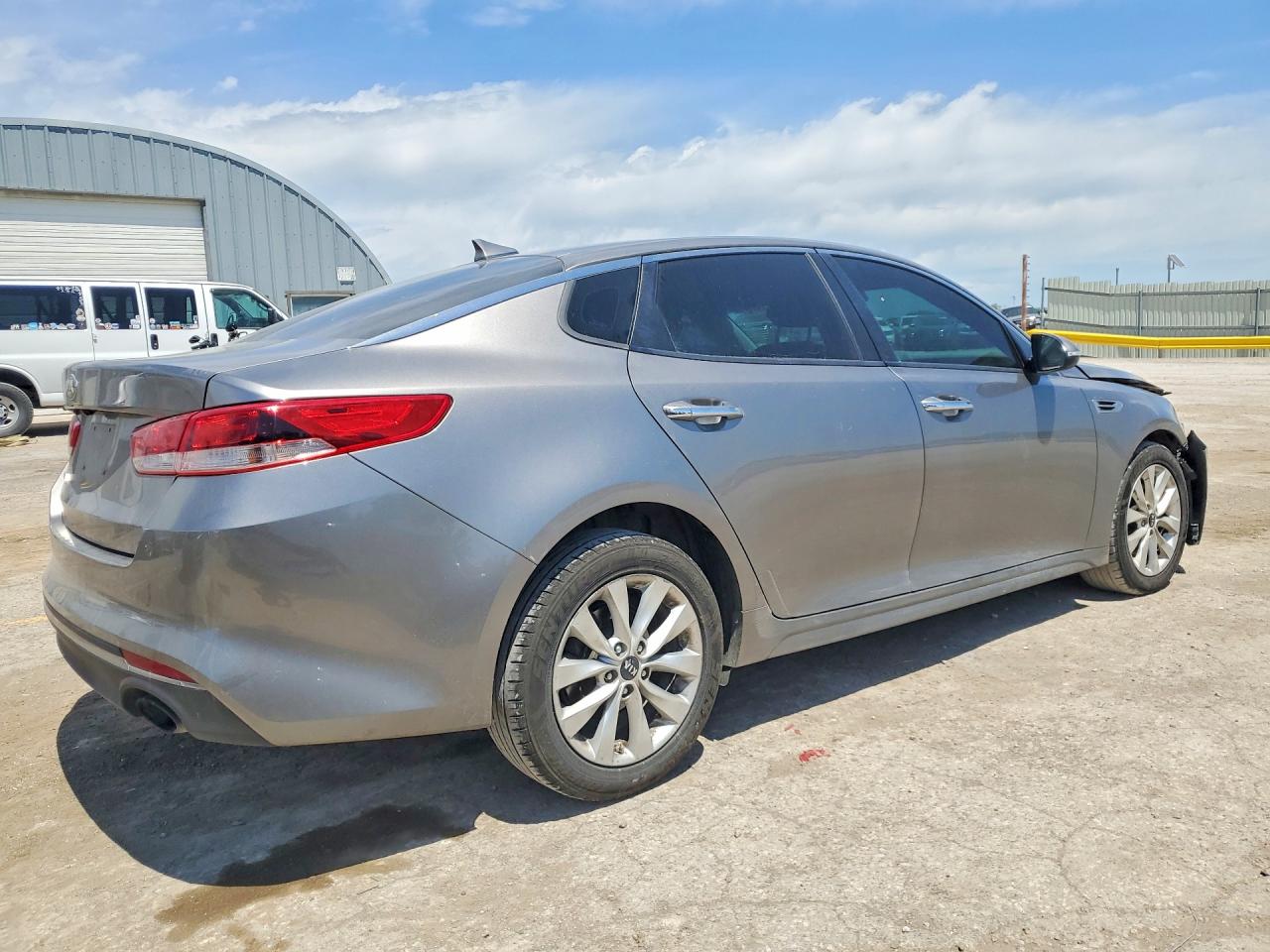 KIA OPTIMA 2017 — 4