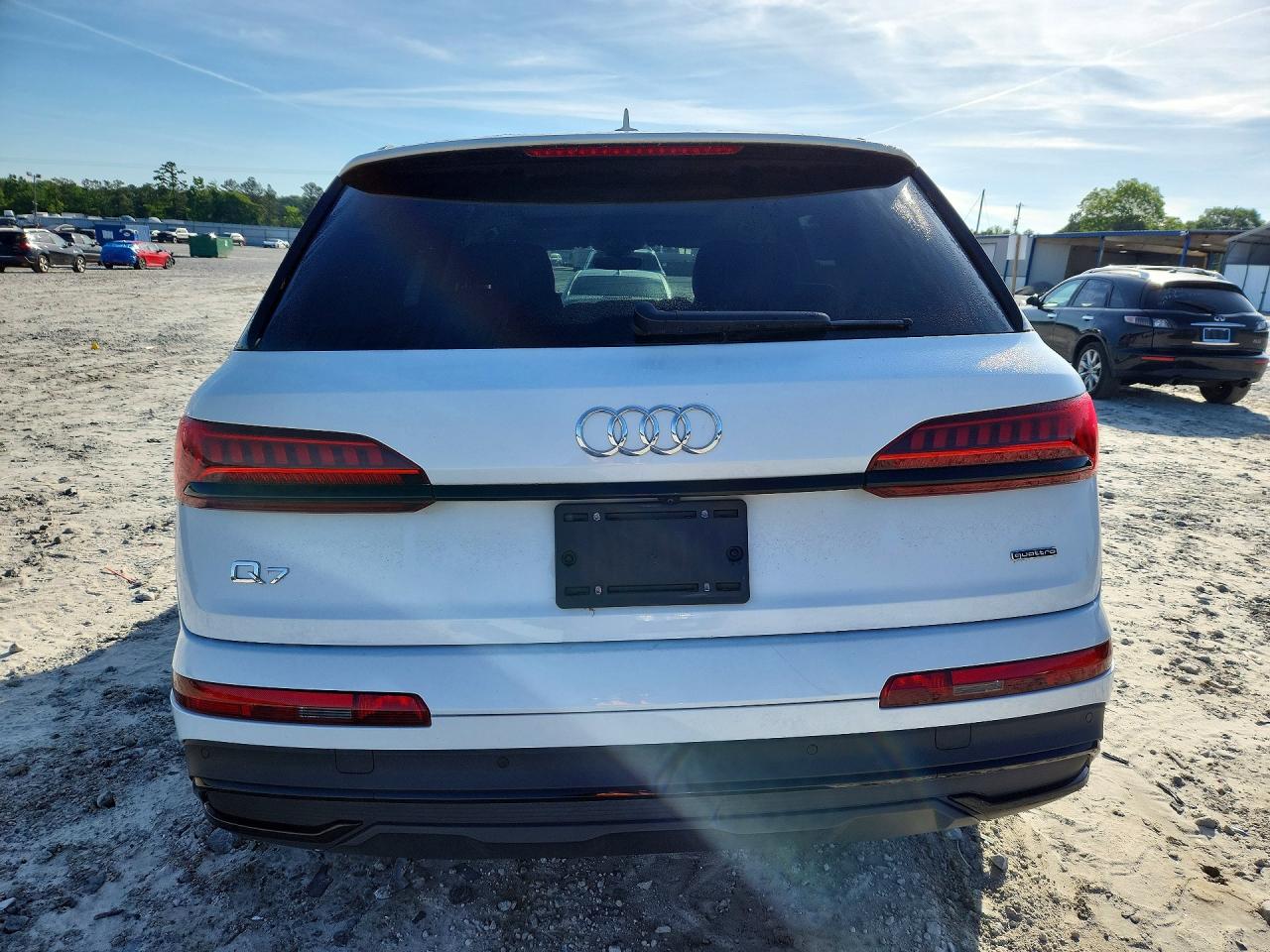 AUDI Q7 2024 — 7