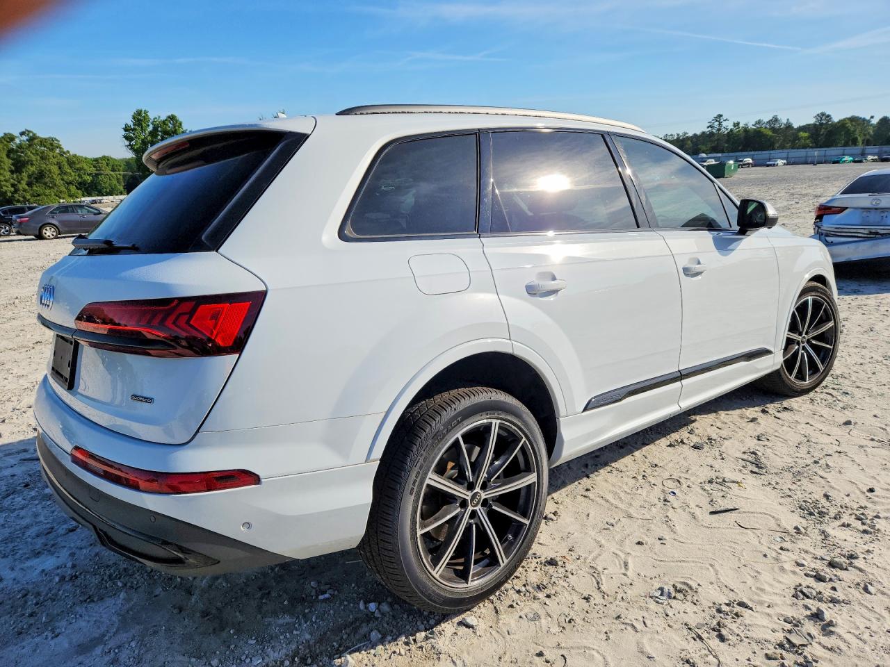 AUDI Q7 2024 — 4