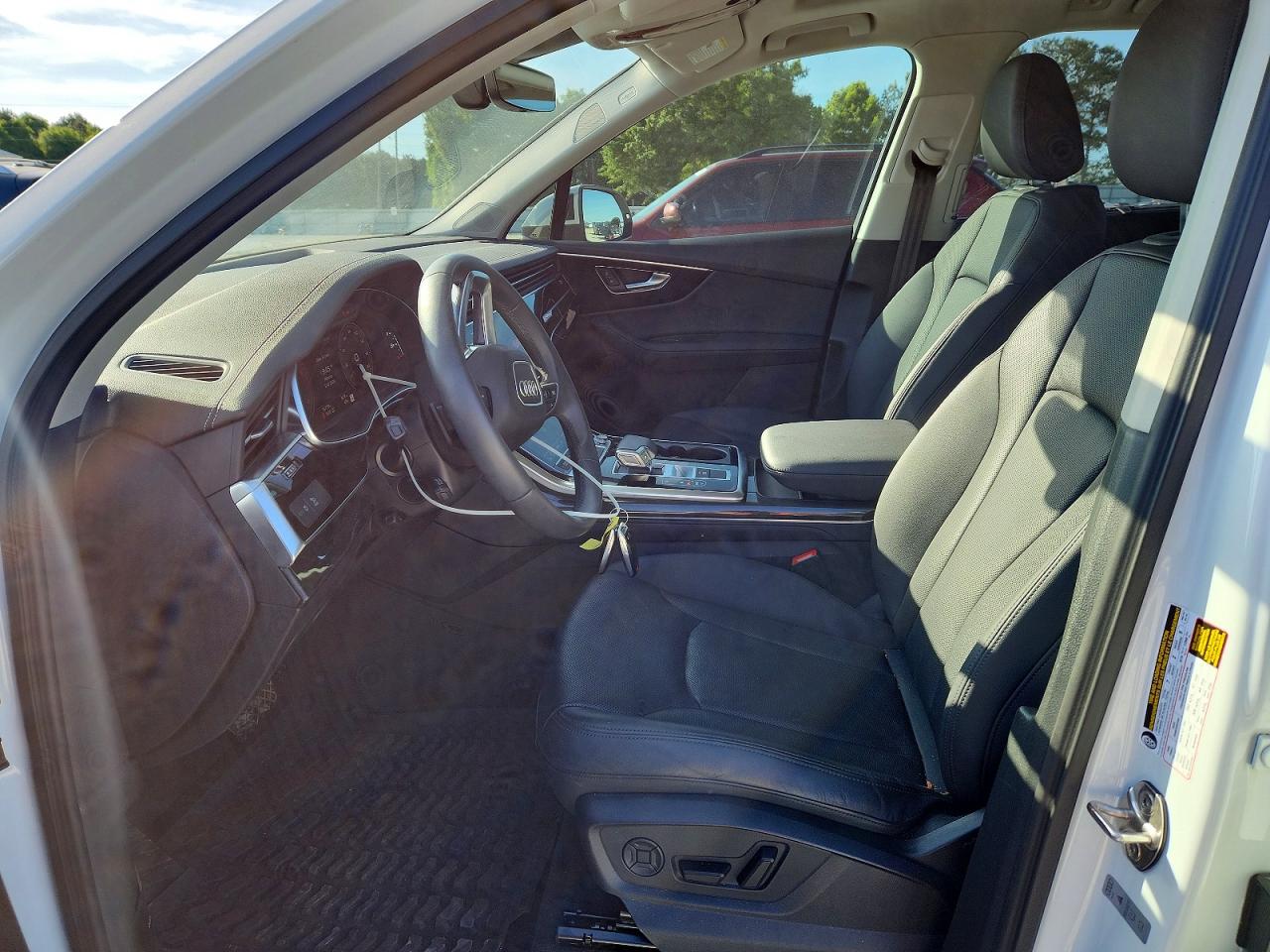 AUDI Q7 2024 — 8