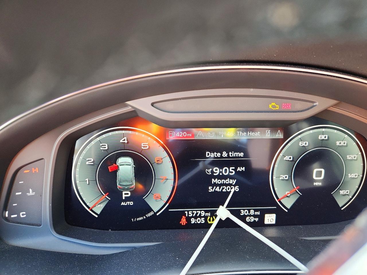 AUDI Q7 2024 — 10