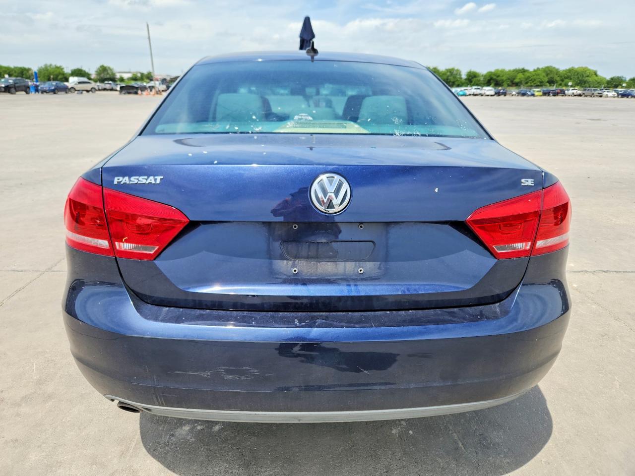 VOLKSWAGEN PASSAT 2013 — 7