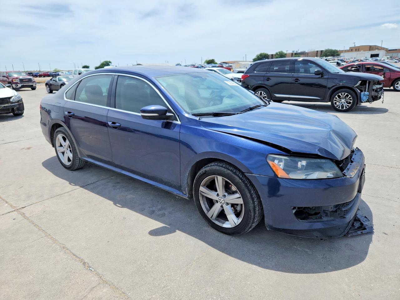 VOLKSWAGEN PASSAT 2013 — 5