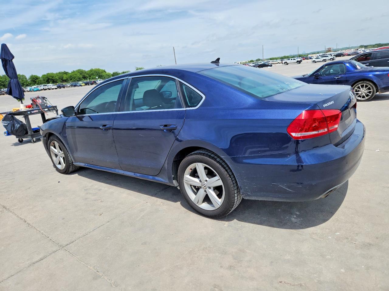 VOLKSWAGEN PASSAT 2013 — 3