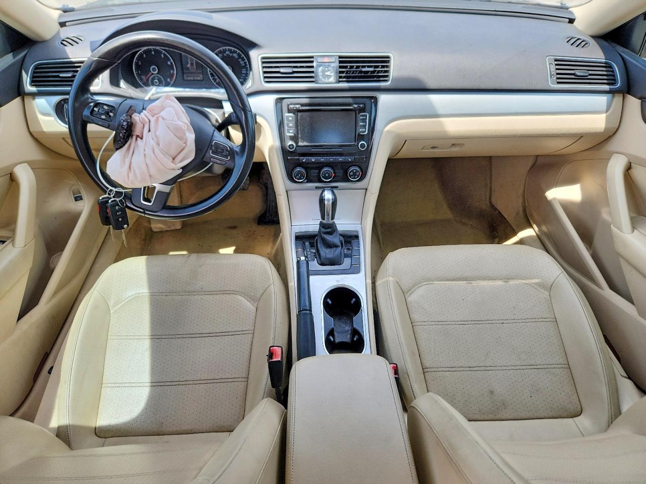 VOLKSWAGEN PASSAT 2013 — 9
