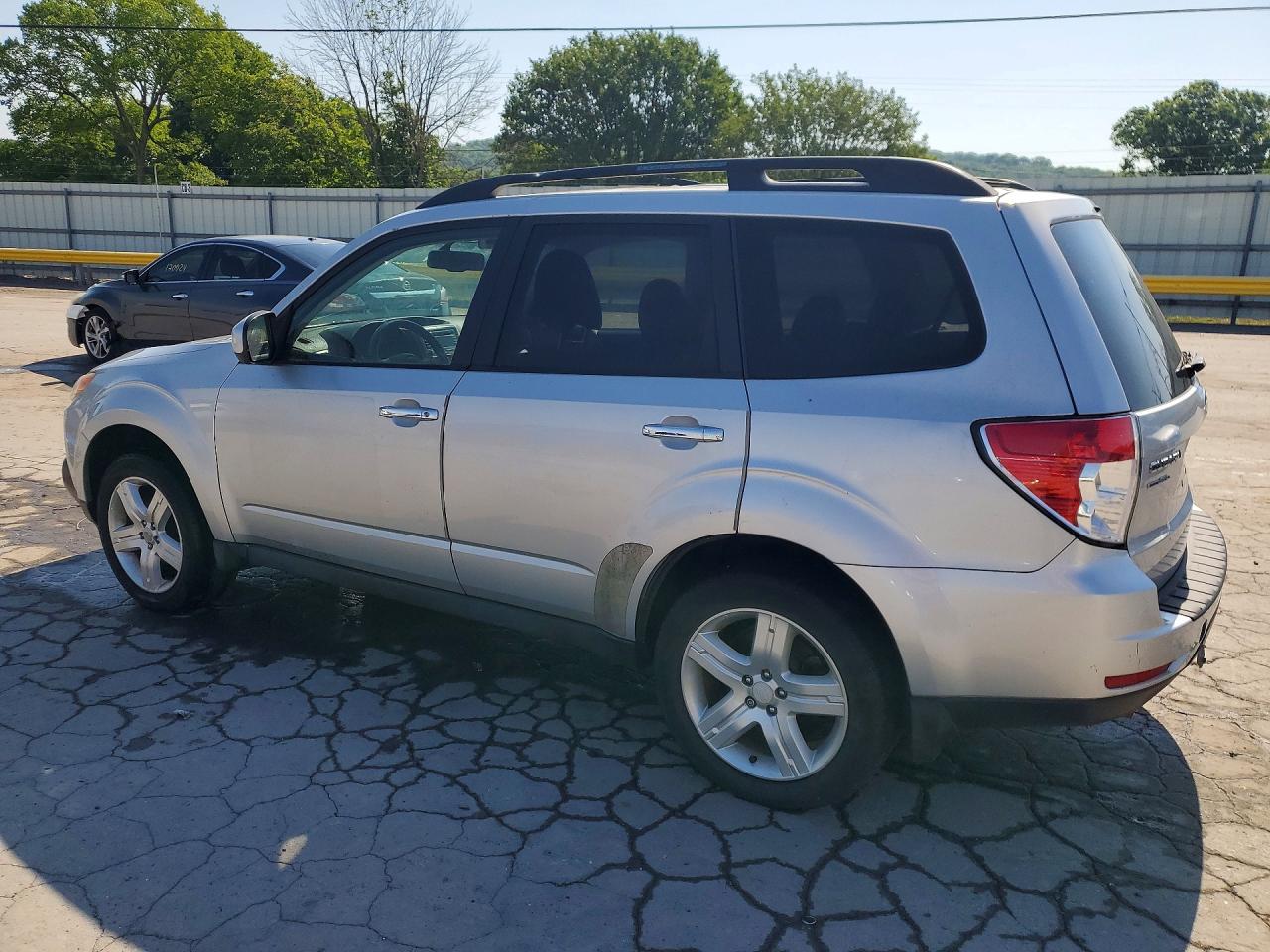 SUBARU FORESTER 2010 — 3