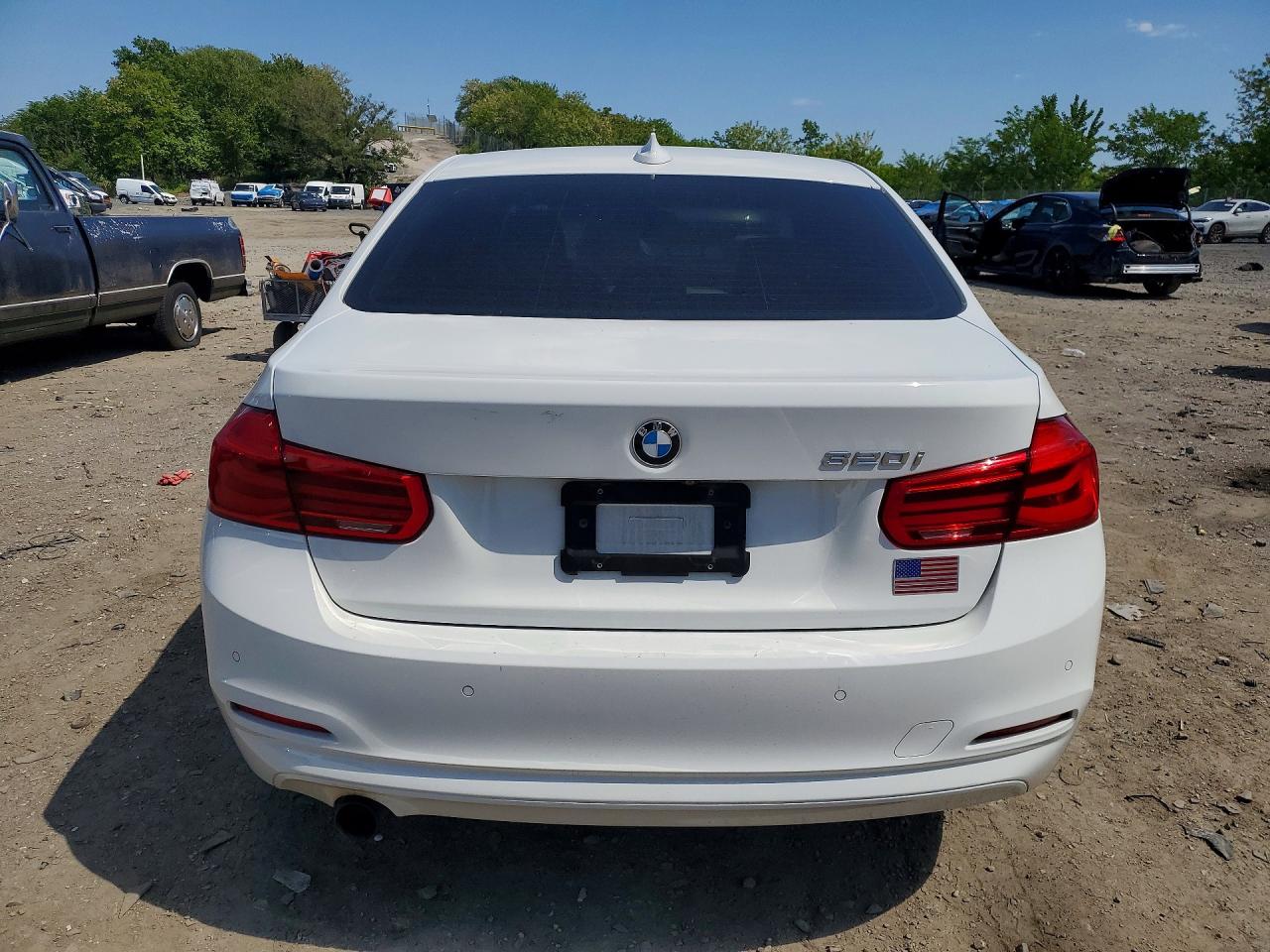 BMW 320 2018 — 7