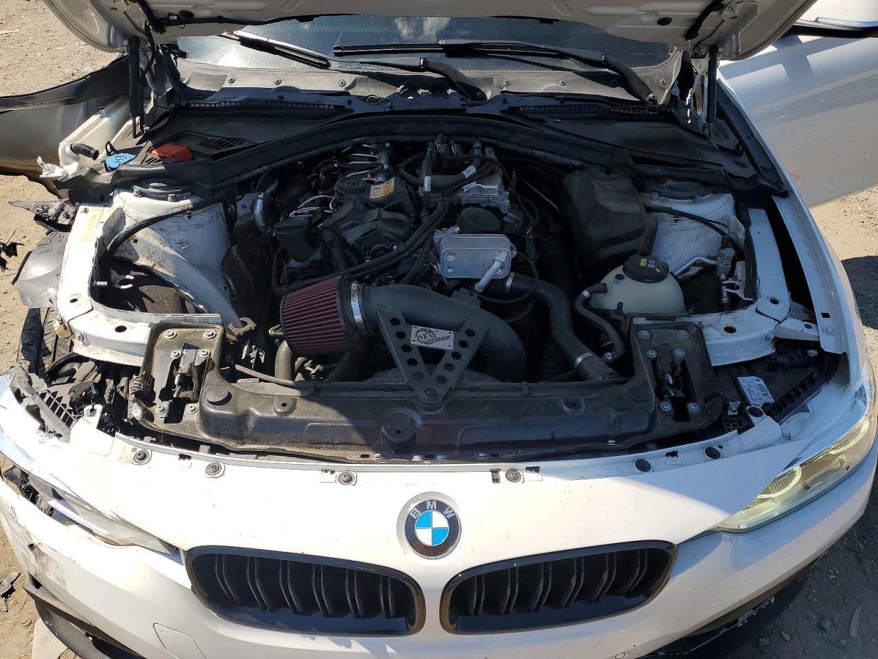 BMW 320 2018 — 12