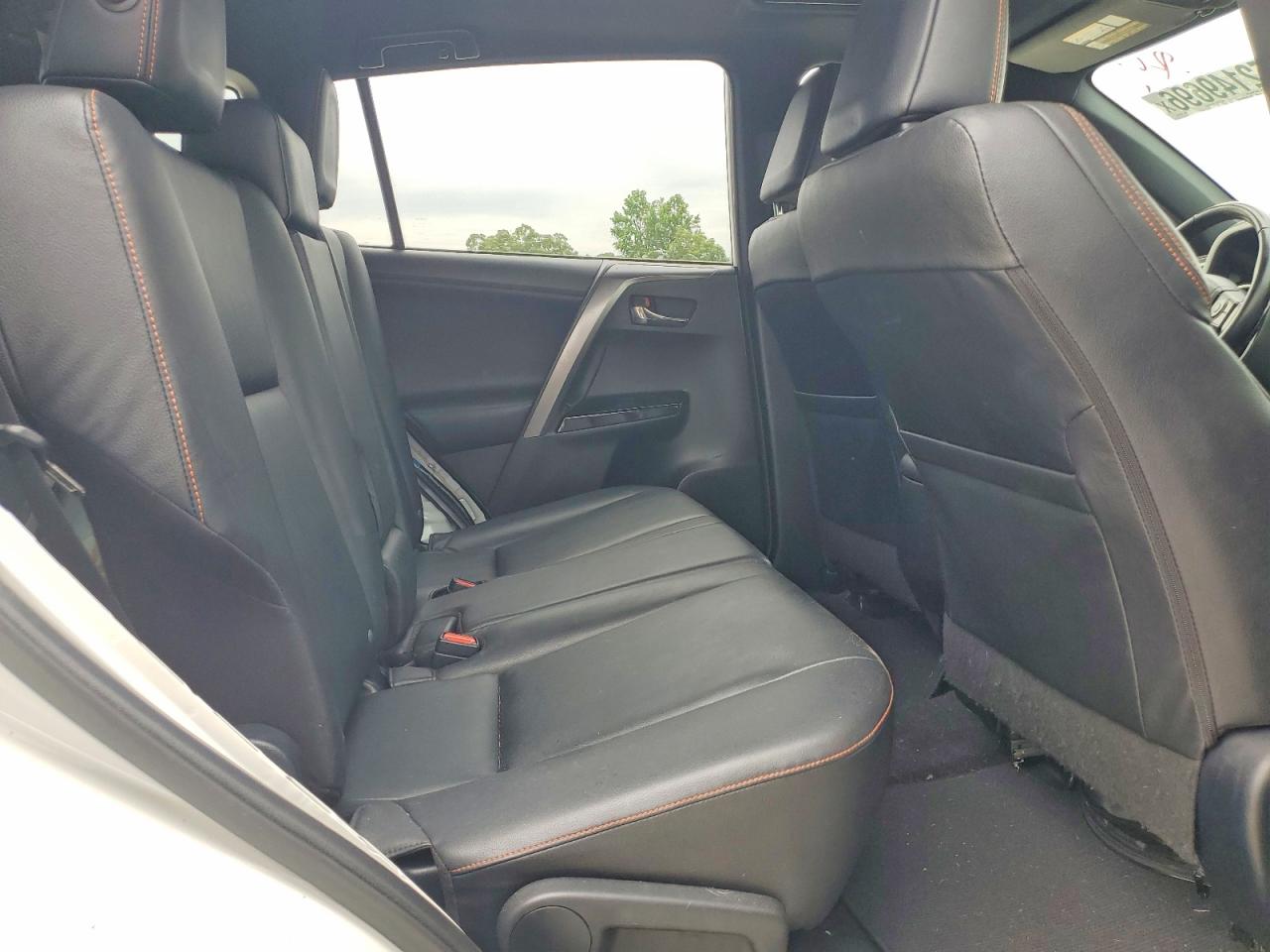 TOYOTA RAV4 2016 — 12