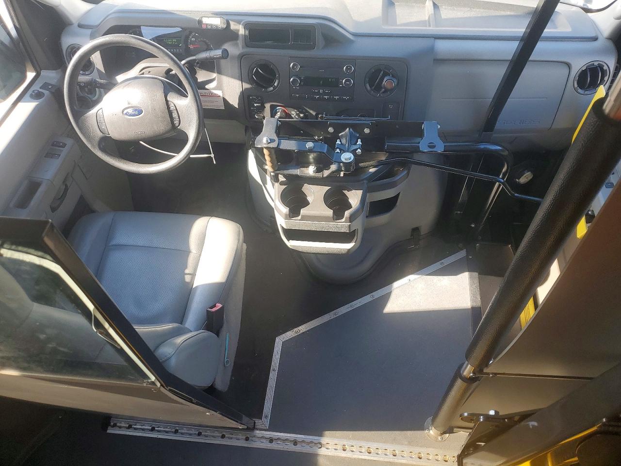 FORD ECONOLINE 2014 — 9