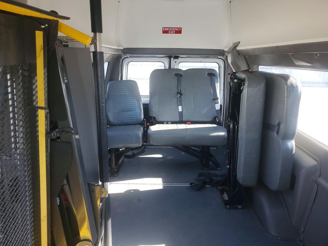 FORD ECONOLINE 2014 — 11