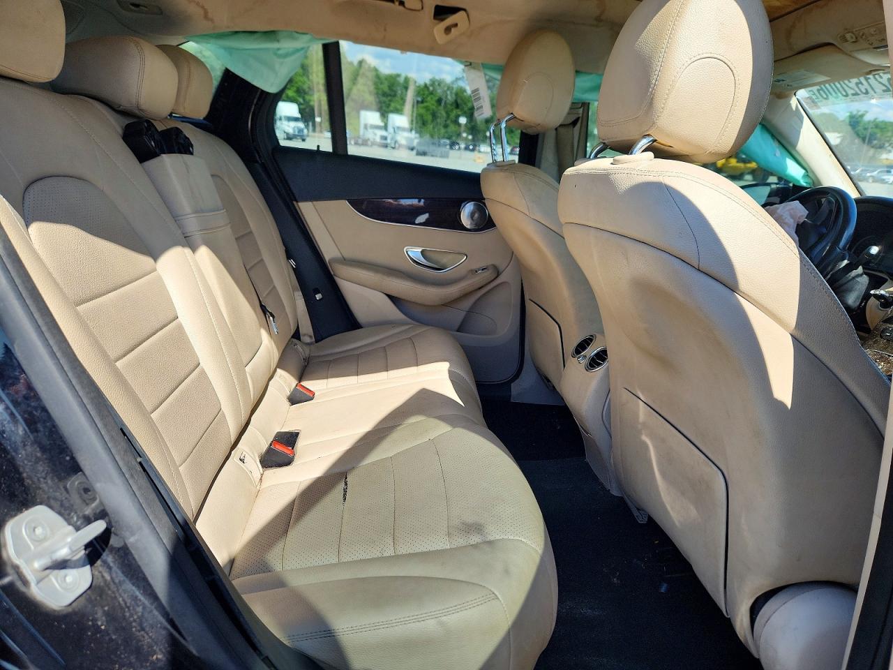MERCEDES-BENZ GLC 2016 — 12