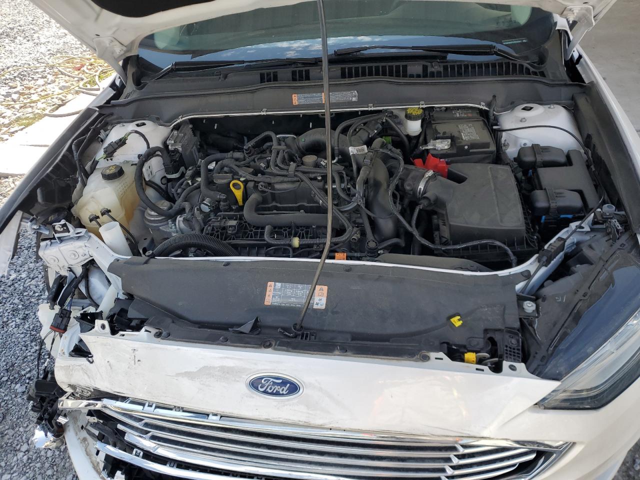 FORD FUSION 2018 — 12