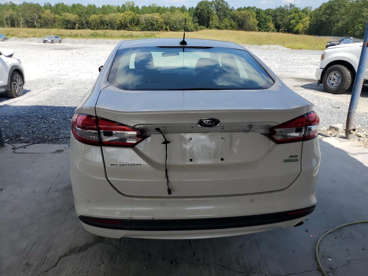 FORD FUSION 2018 — 7