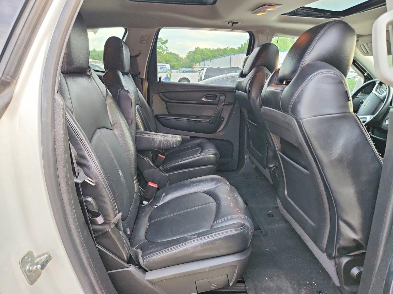 CHEVROLET TRAVERSE 2015 — 12