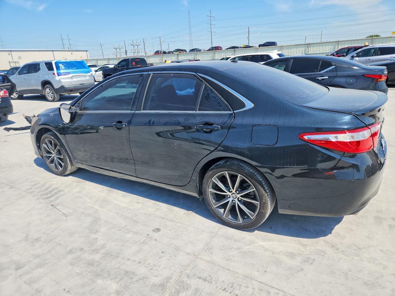 TOYOTA CAMRY 2017 — 3