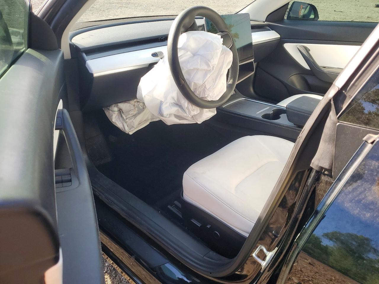 TESLA MODEL 3 2021 — 9