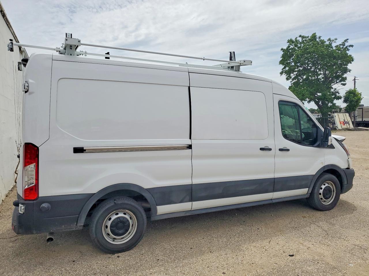 FORD TRANSIT 2024 — 4