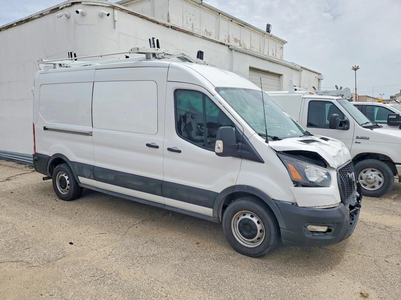 FORD TRANSIT 2024 — 5