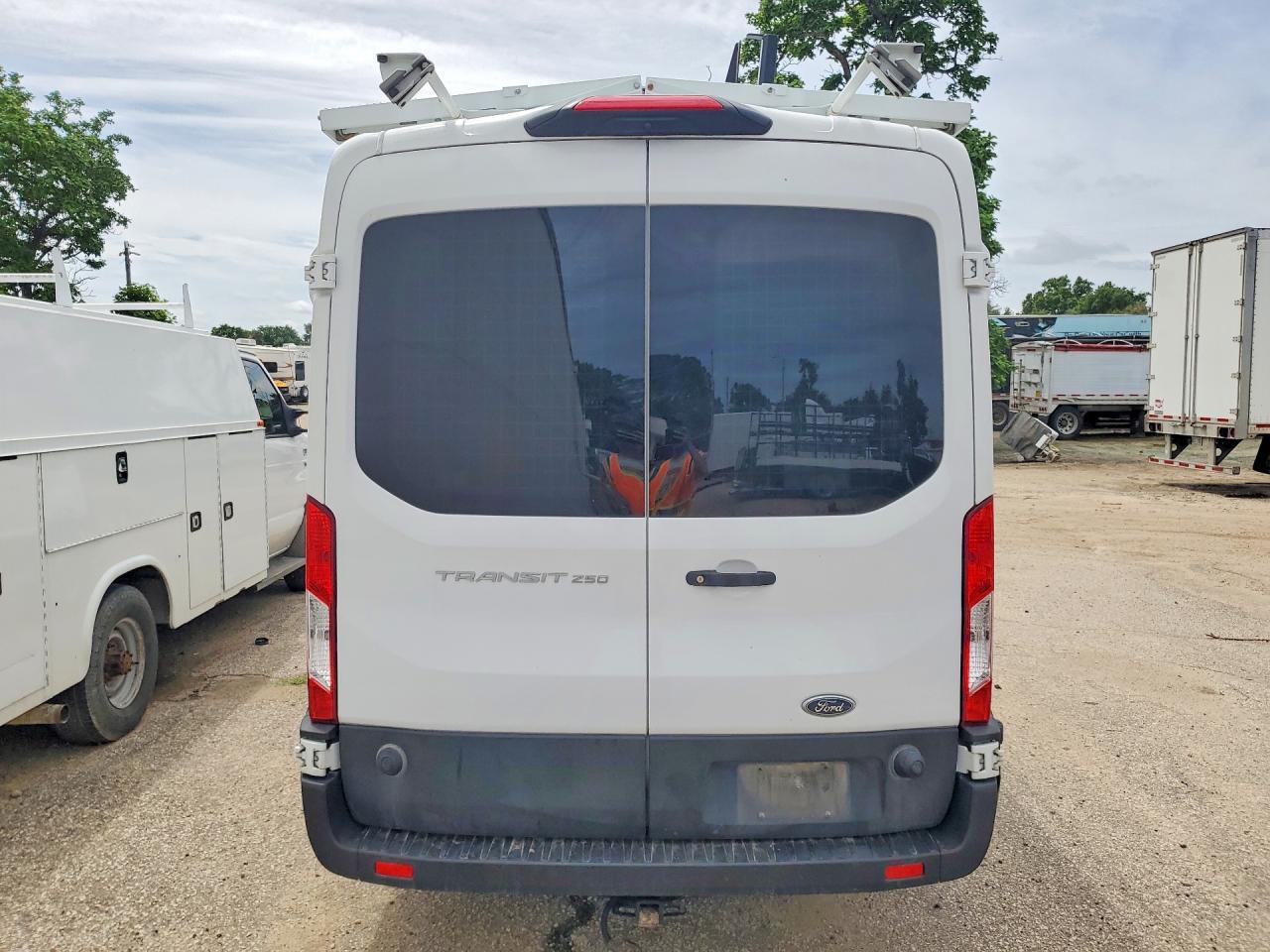 FORD TRANSIT 2024 — 7