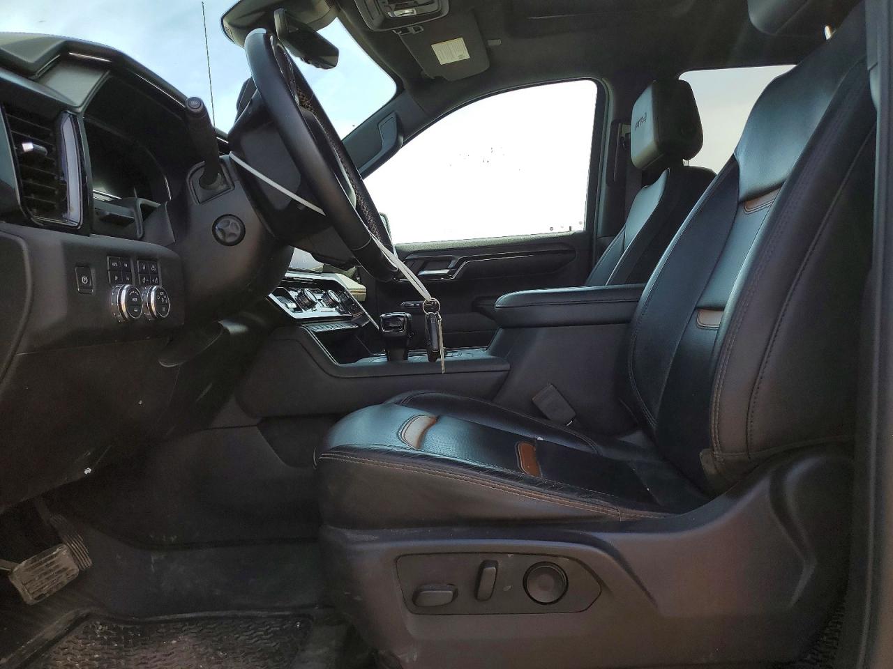 GMC SIERRA 2024 — 8