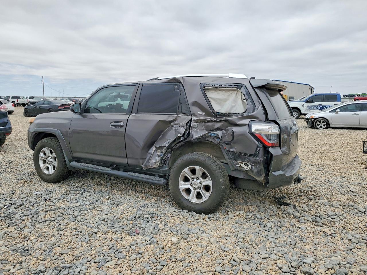 TOYOTA 4RUNNER 2016 — 3
