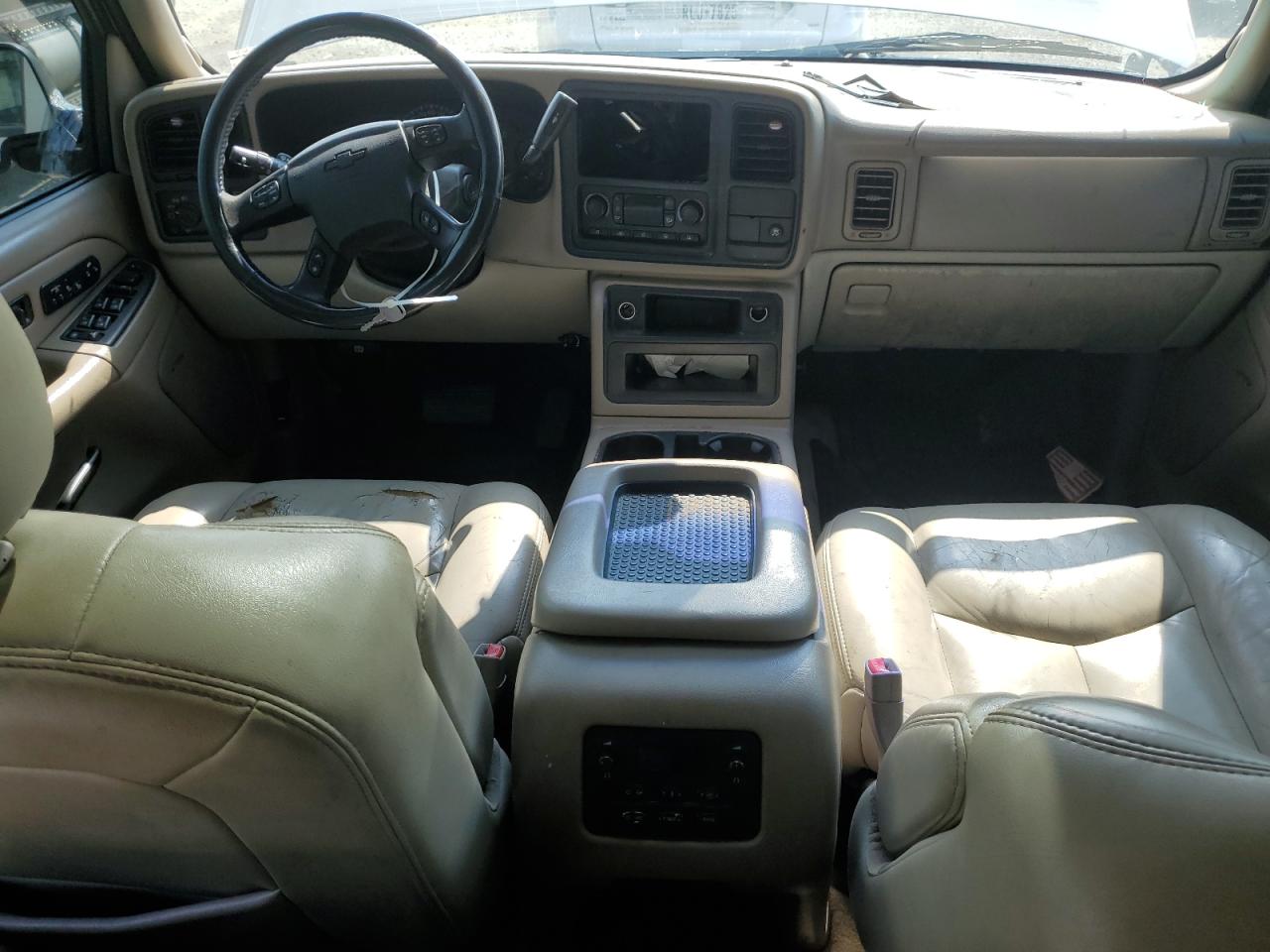 CHEVROLET SUBURBAN 2005 — 9