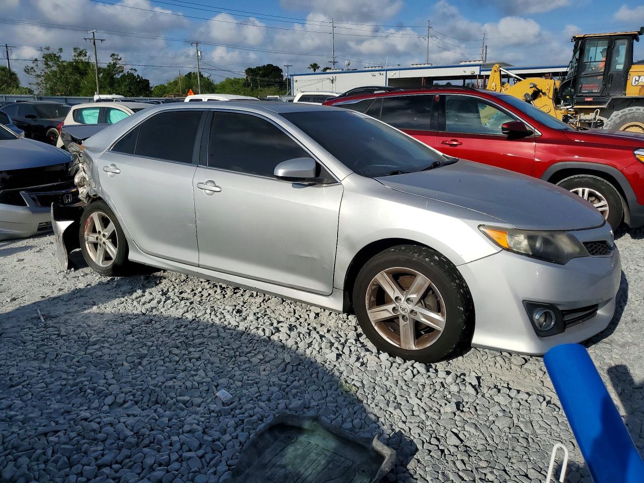 TOYOTA CAMRY 2012 — 5