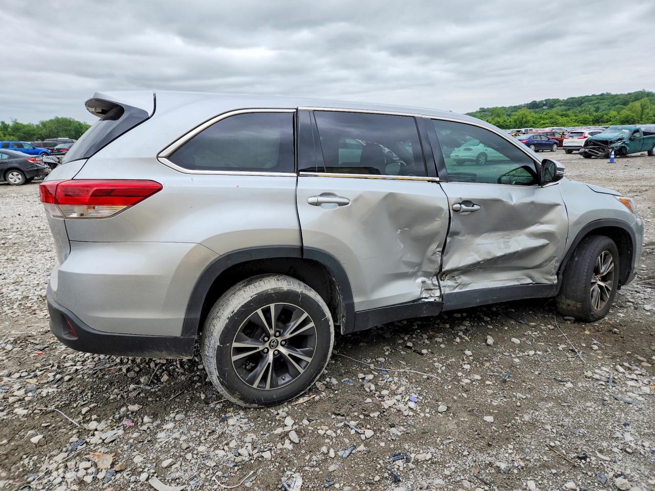 TOYOTA HIGHLANDER 2019 — 4