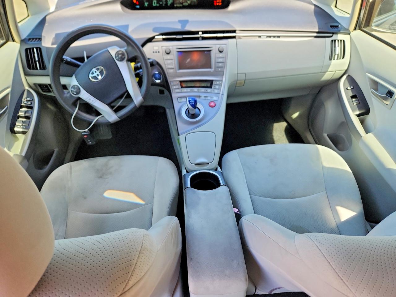 TOYOTA PRIUS 2012 — 9