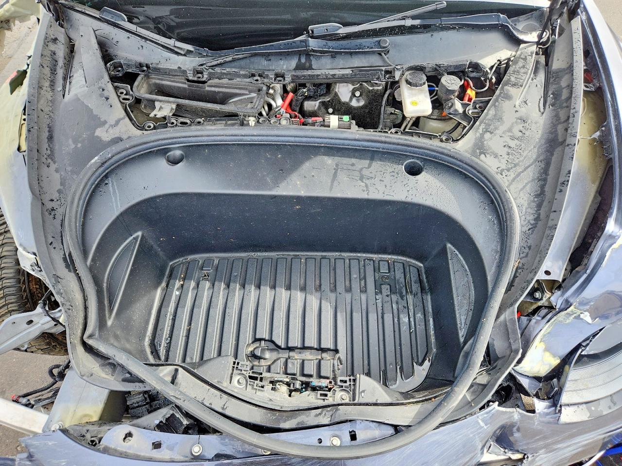 TESLA MODEL 3 2022 — 12