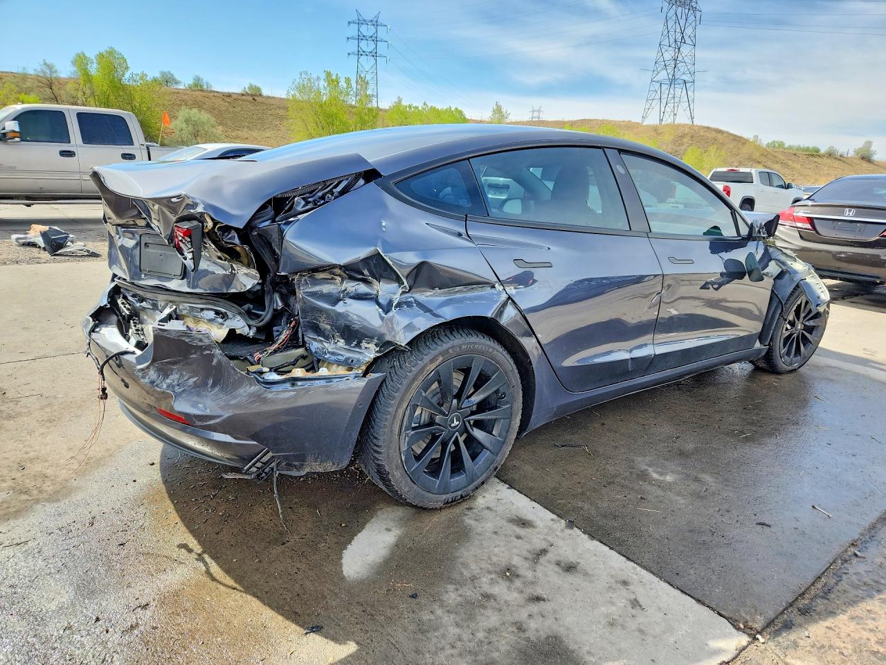 TESLA MODEL 3 2022 — 4
