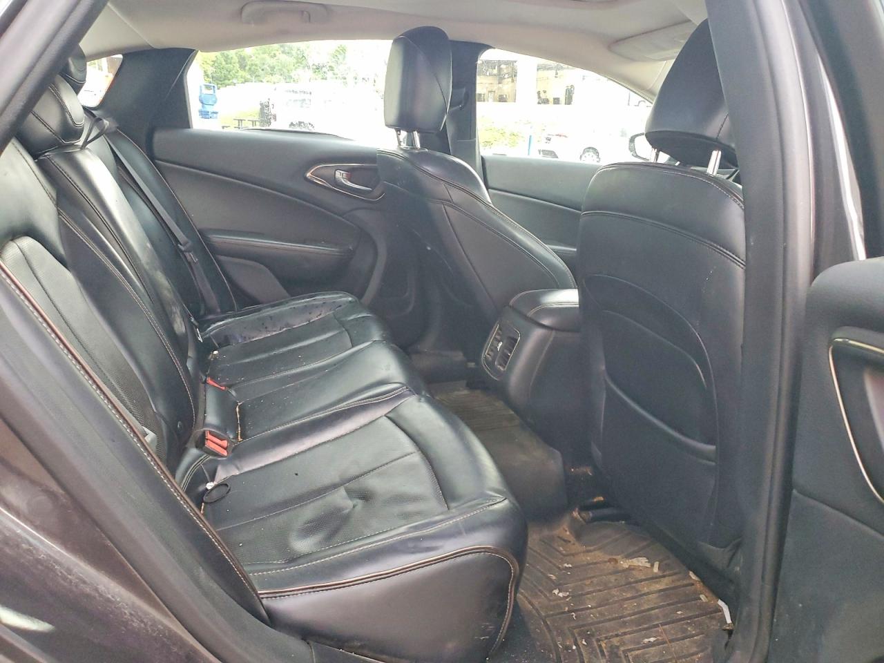 CHRYSLER 200 2015 — 11