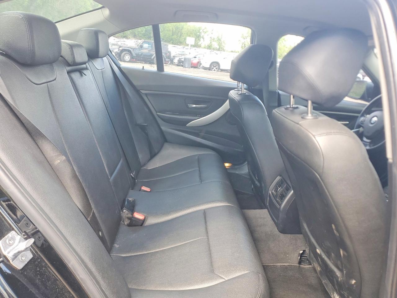 BMW 320 2018 — 11