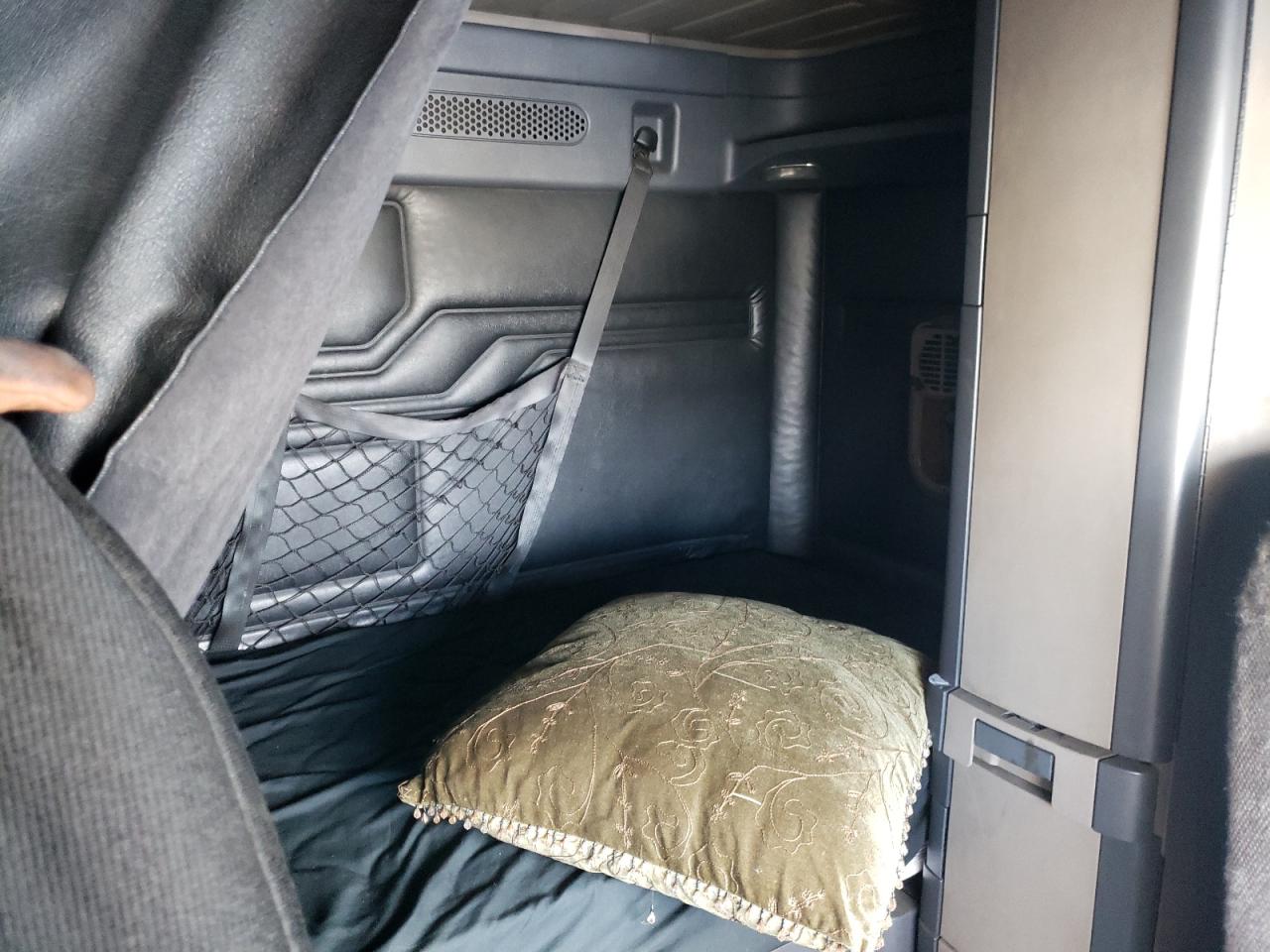 FREIGHTLINER CASCADIA 125 2010 — 7