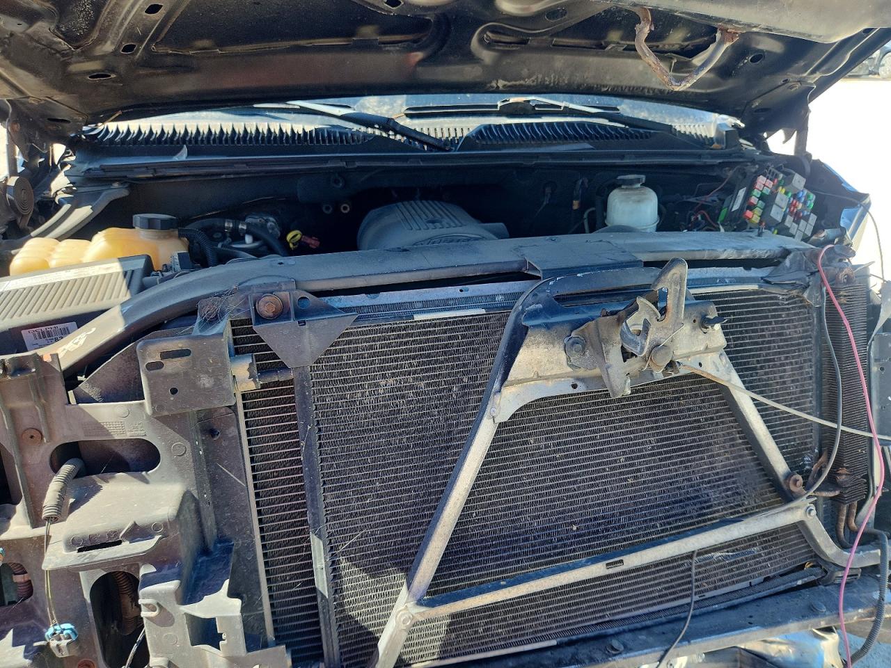CHEVROLET AVALANCHE 2005 — 12