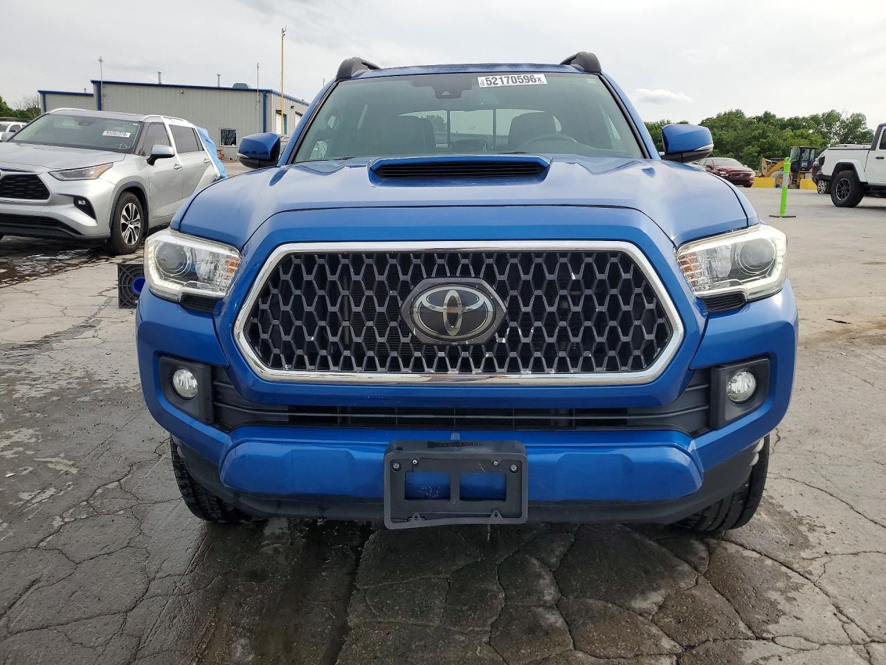 TOYOTA TACOMA 2018 — 6