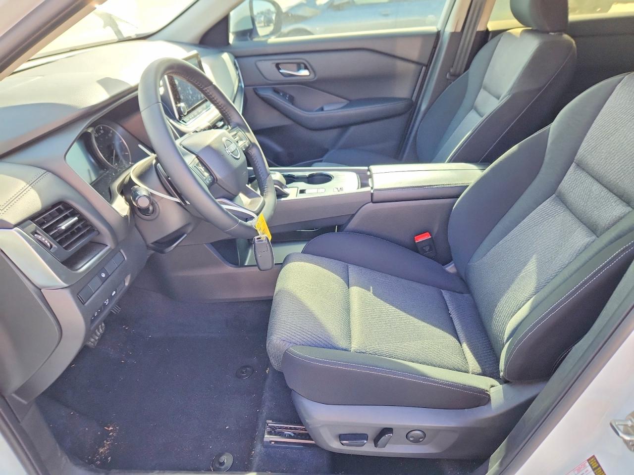 NISSAN ROGUE 2025 — 8