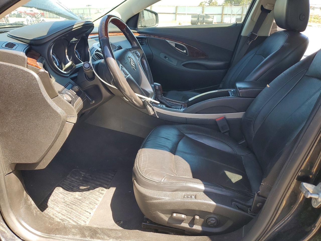 BUICK LACROSSE 2012 — 8