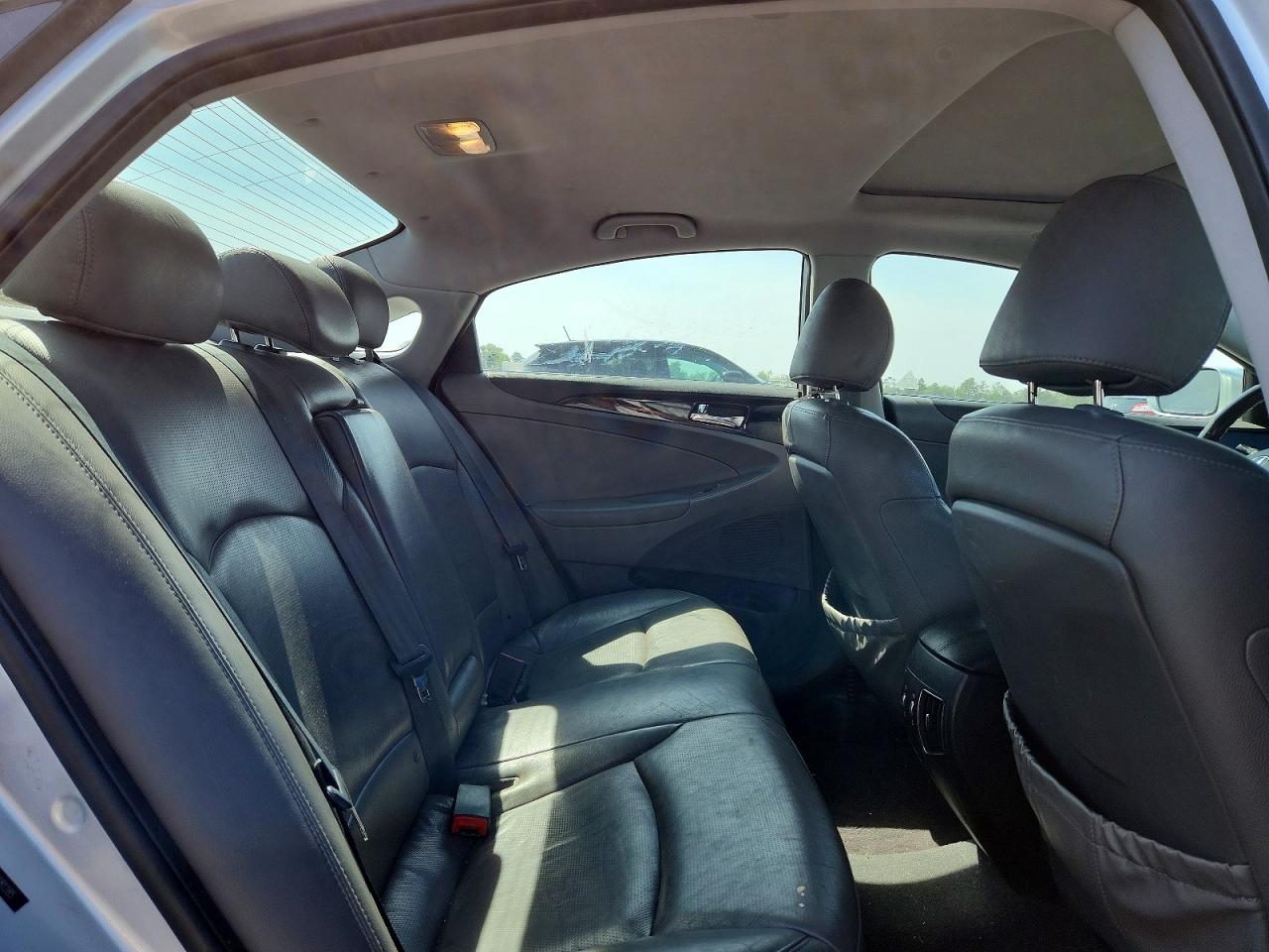 HYUNDAI SONATA 2011 — 11