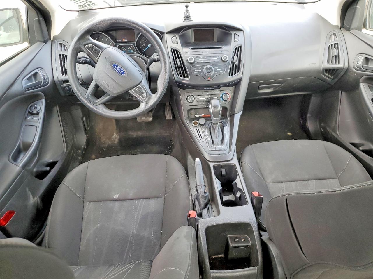 FORD FOCUS 2017 — 9