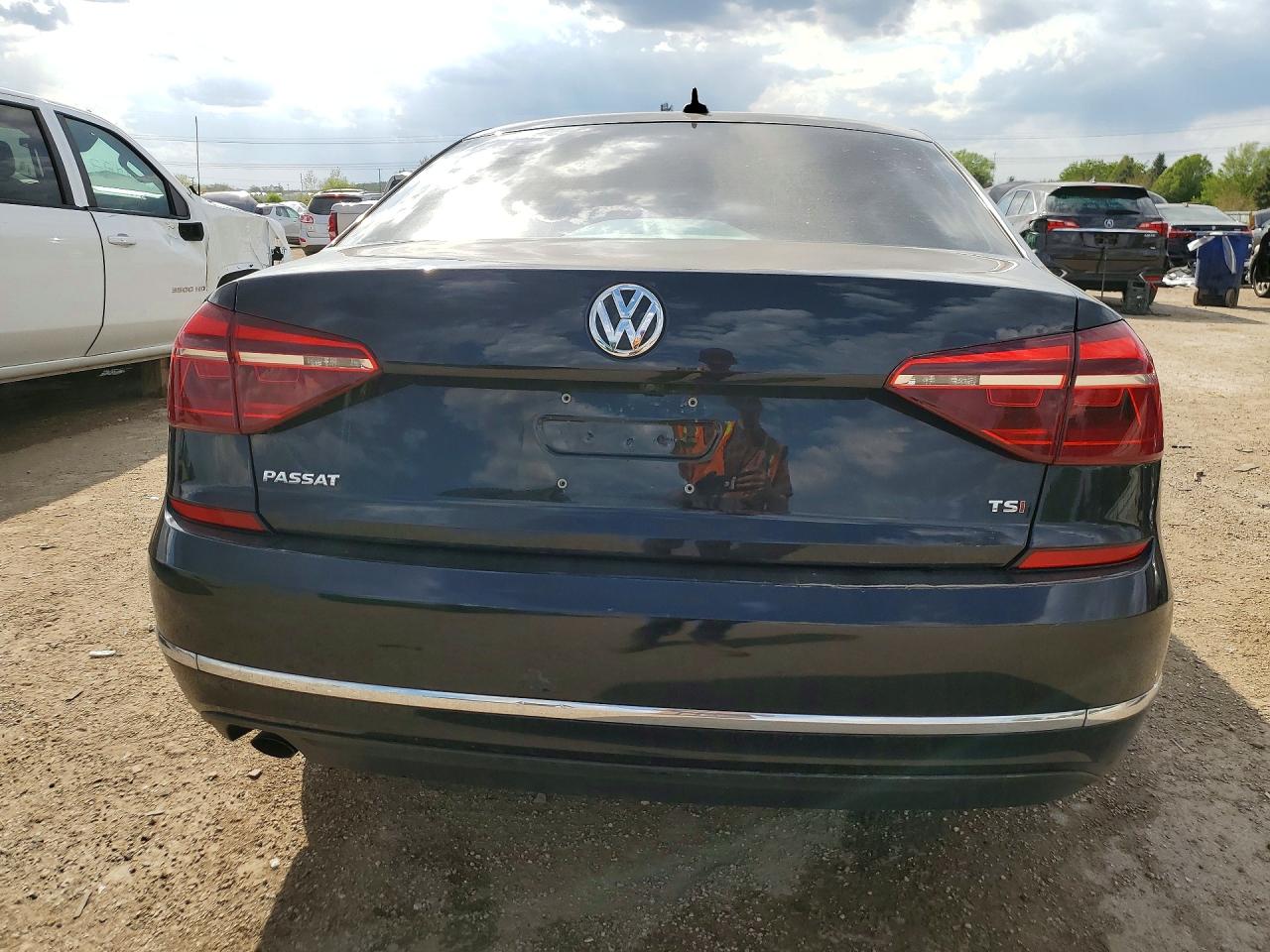 VOLKSWAGEN PASSAT 2019 — 7