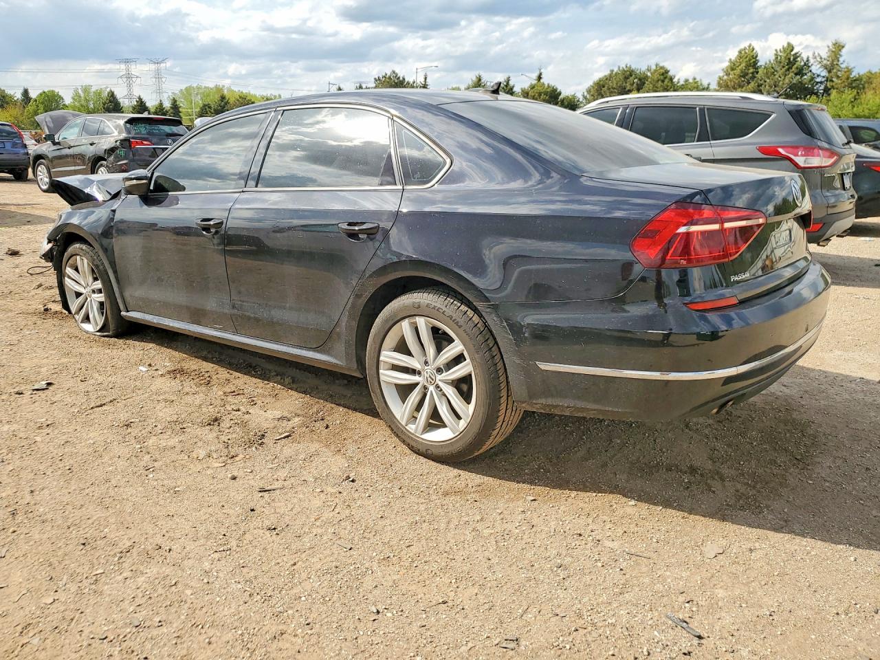 VOLKSWAGEN PASSAT 2019 — 3