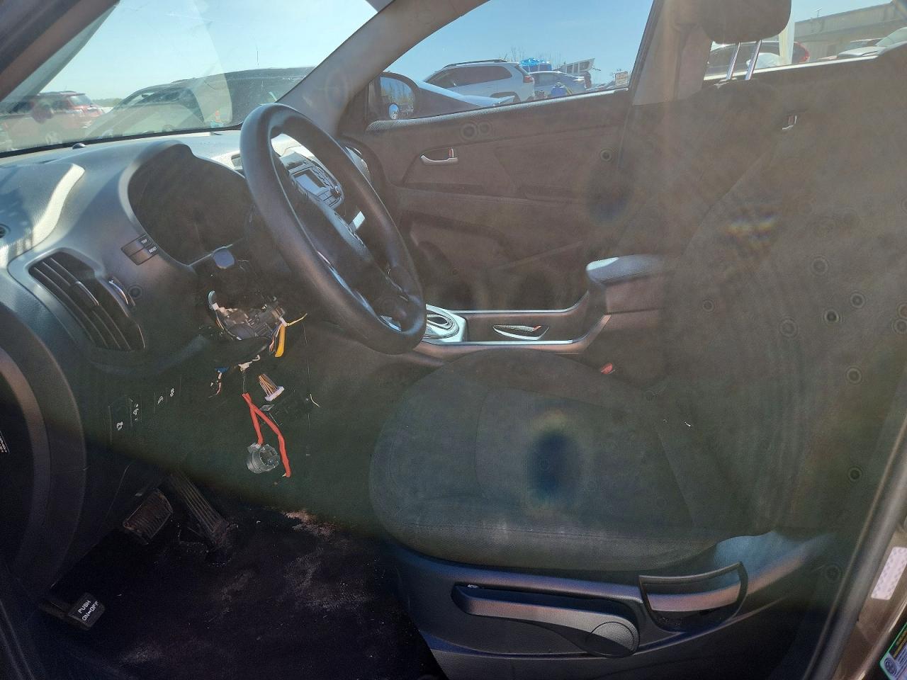 KIA SPORTAGE 2011 — 8